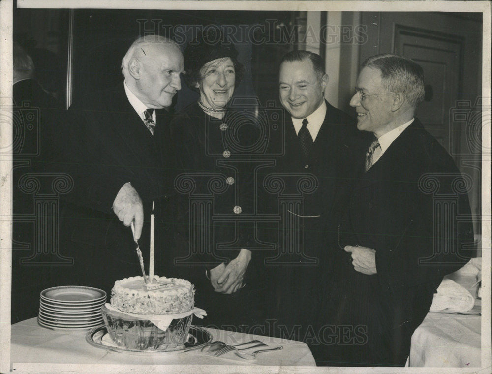 1937 Press Photo Walter Damrosch American Music Conductor Composer - Historic Images