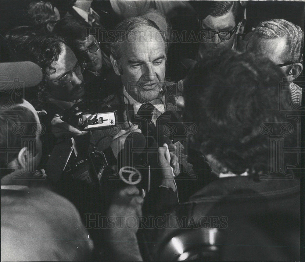 1972 Press Photo Senator George McGovern Midway Airport - Historic Images