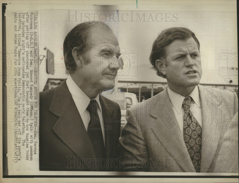 1973 Press Photo George McGovern and Edward Kennedy arrive for election telethon - Historic Images