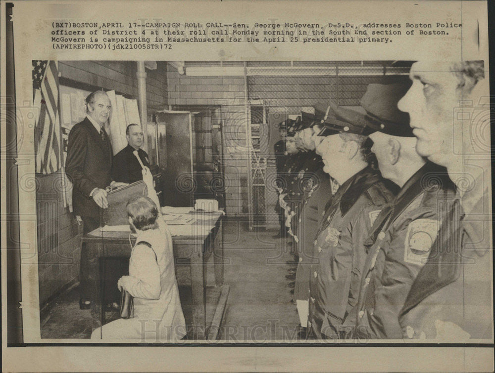 1972 Press Photo Politician Senator George McGovern - Historic Images
