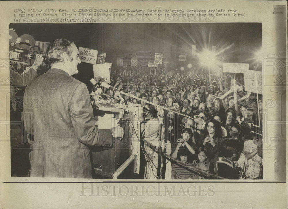 1972 Press Photo George McGovern US Senator Kansas City&#39;s Union Station - Historic Images