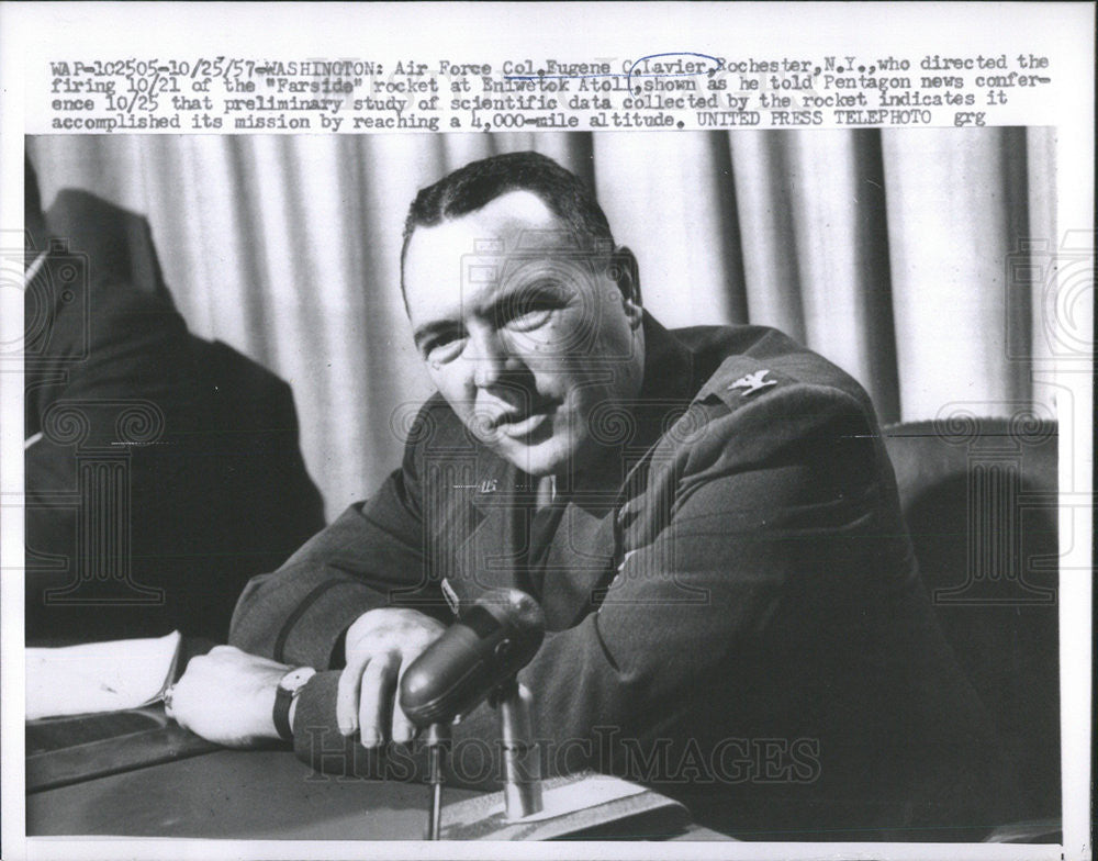 1957 Press Photo Lavier Rochester Directed Firing Of Farside Rocket At Atol - Historic Images