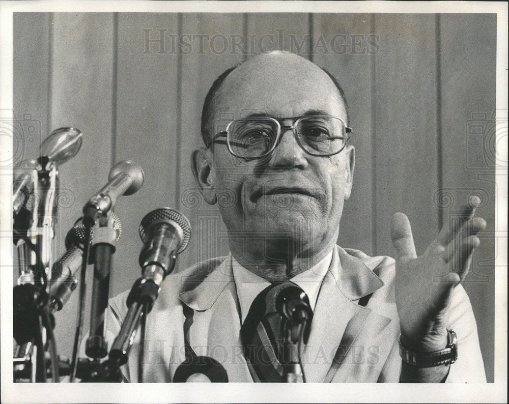 1974 Press Photo Dr Charles Lawrence Professional Affairs Vice President - Historic Images