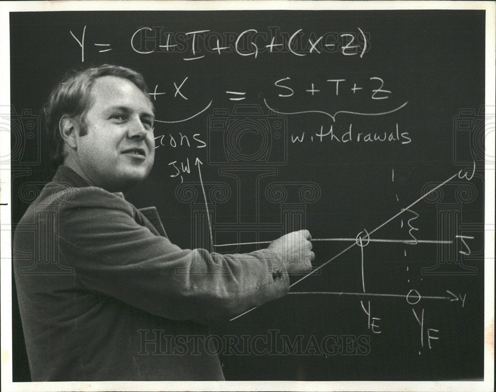 1977 Press Photo Dr Louis Cain Economics Professor - Historic Images