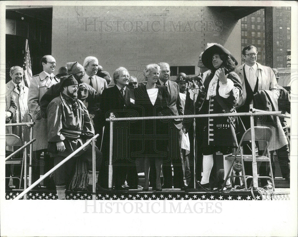 1982 Press Photo Jane Byrne Chicago Mayor riverfront ceremony historic voyage - Historic Images