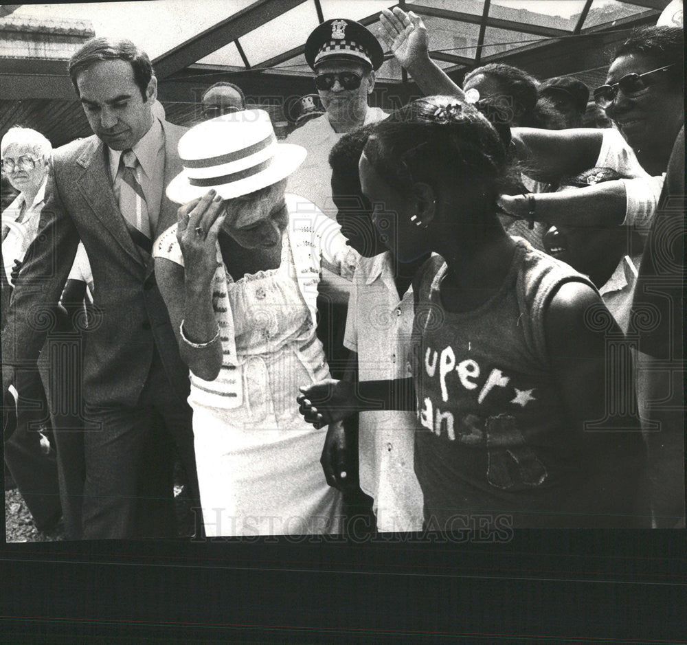 1979 Press Photo Jane Byrne Mayor Neighborhood Summer Fest - Historic Images