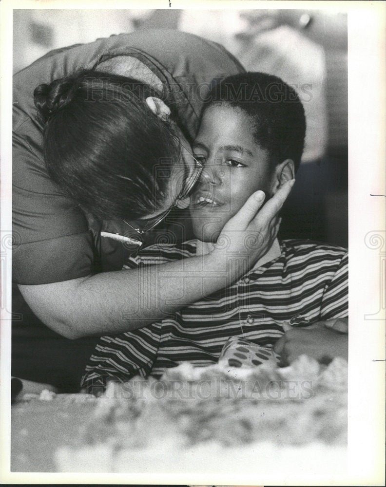 1983 Press Photo Susan Kansas American Nurse Kunstadter Children Center Illinois - Historic Images