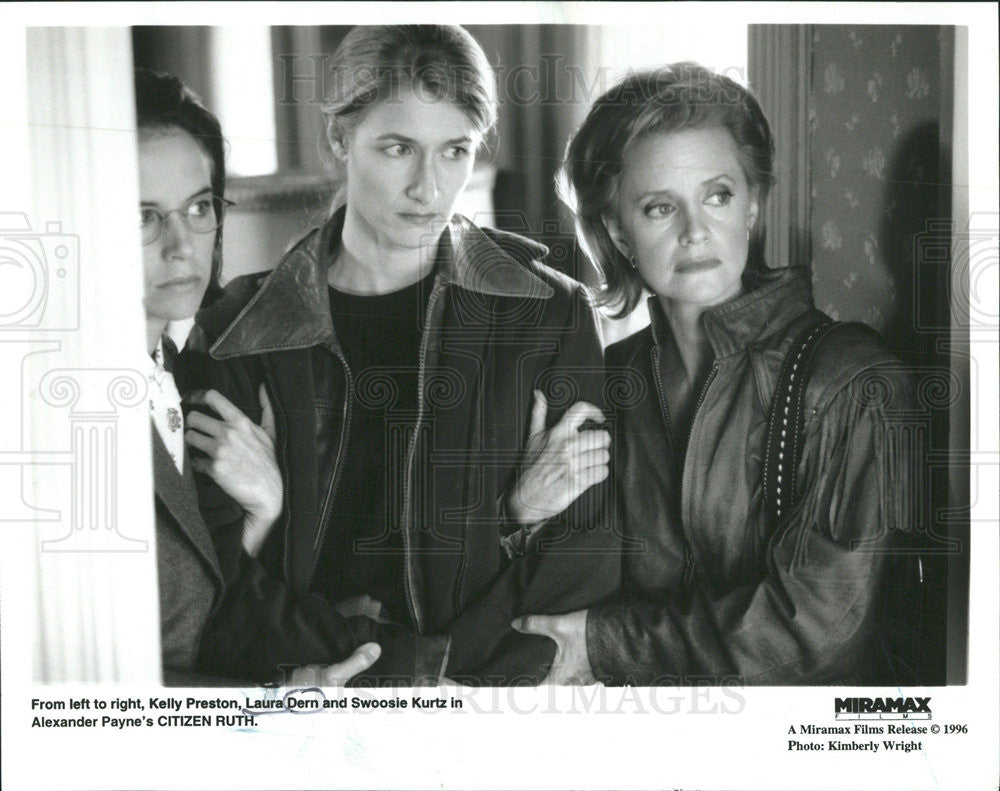 1996 Press Photo Actors Kelly Preston Laura Dern Swoosie Kurtz Citizen Ruth - Historic Images