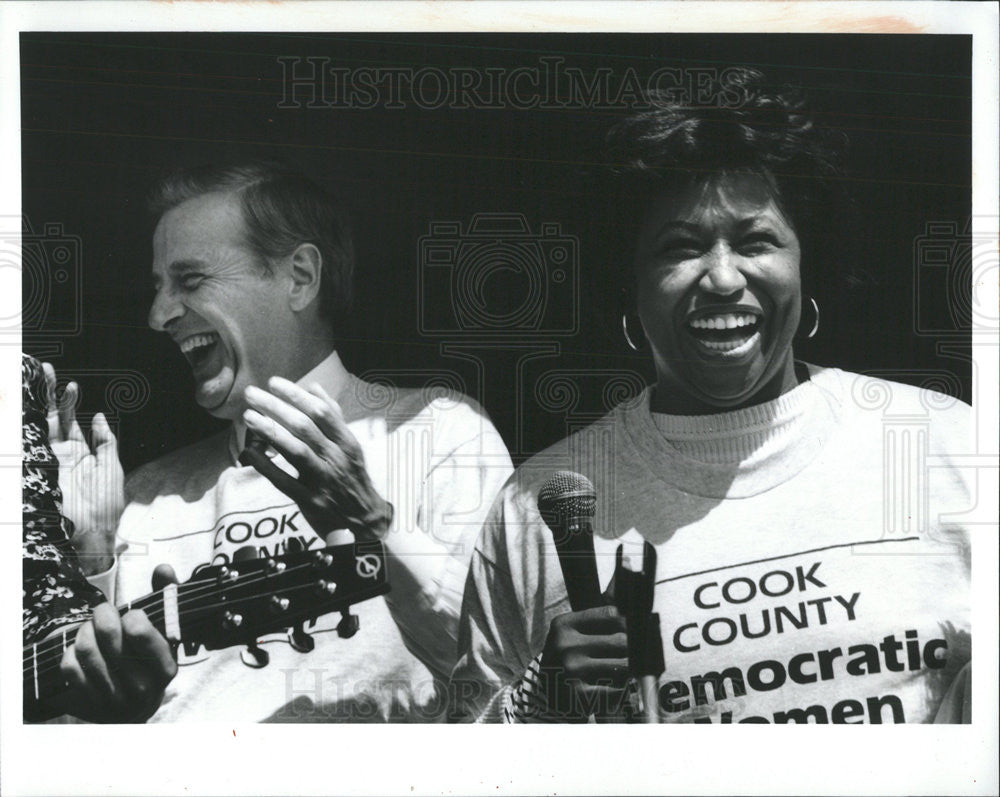 1992 Press Photo Rally Cook County Democratic Women Richard Phelan Carol Braun - Historic Images