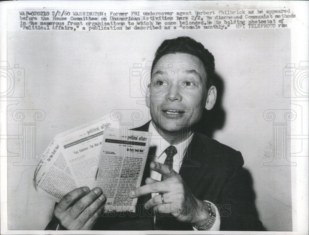 1960 Press Photo Herbert Philbrick Boston Advising Executive FBI Agent Chicago - Historic Images