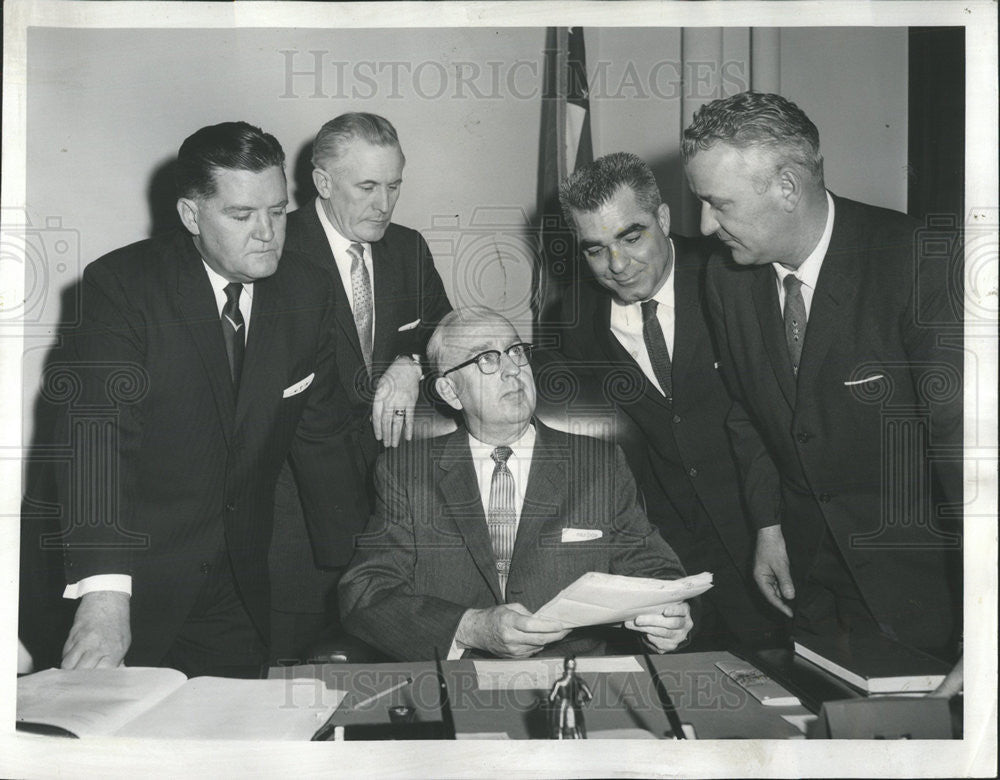 1960 Press Photo Patrick J Flynn Deputy Chief Detectives - Historic Images