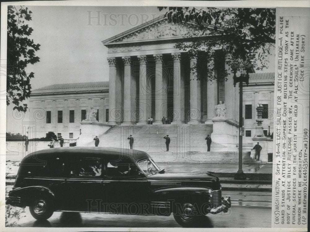 1949 Press Photo Justice Rutledge&#39;s Body Passed the Supreme Court Building - Historic Images