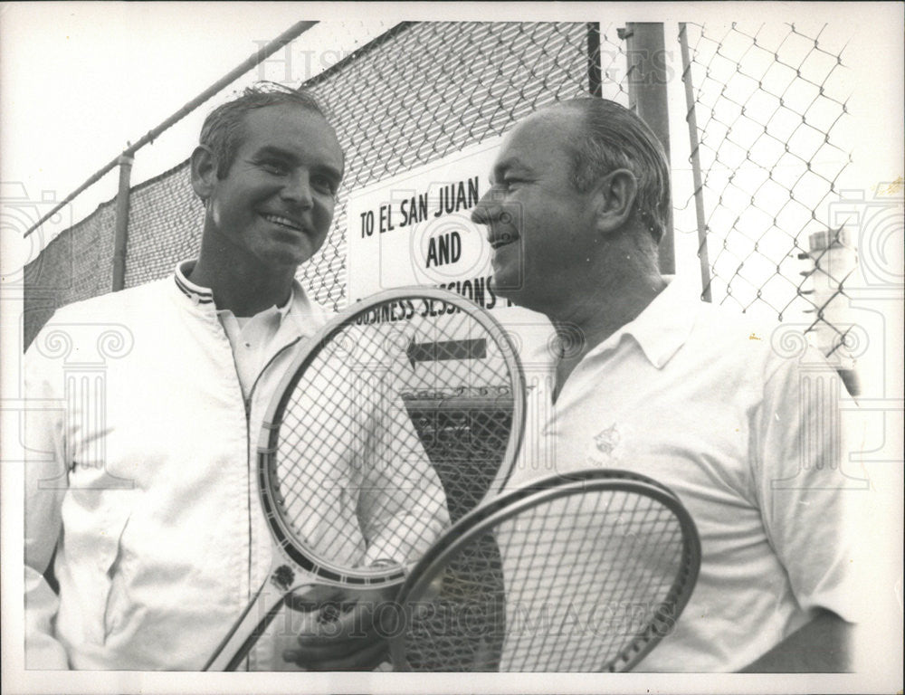 1971 Press Photo Gov Robert Ray&amp; Gov William Cahill play tennis - Historic Images