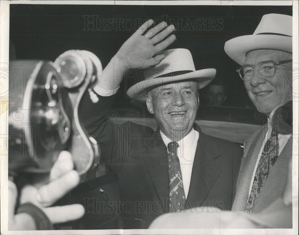 1952 Press Photo Samuel Taliaferro Sam Rayburn Chicago House Speaker - Historic Images