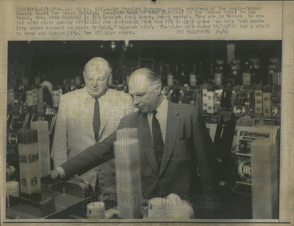 1969 Press Photo Sir Stanley Raymond Ranulph Bacon Great Britain Gaming Board - Historic Images