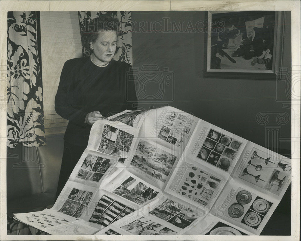 1947 Press Photo Mrs Mae H MacKay of Encyclopaedia Britannica - Historic Images