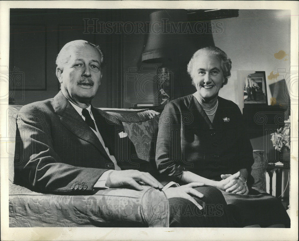 1960 Press Photo Prime Minister Harold MacMillan and wife  Lady Dorothy - Historic Images