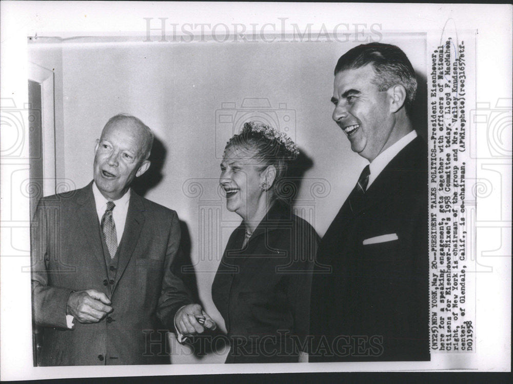 1958 Press Photo Lloyd F MacMahon Group Chairman Mrs Valley President Eisenhower - Historic Images