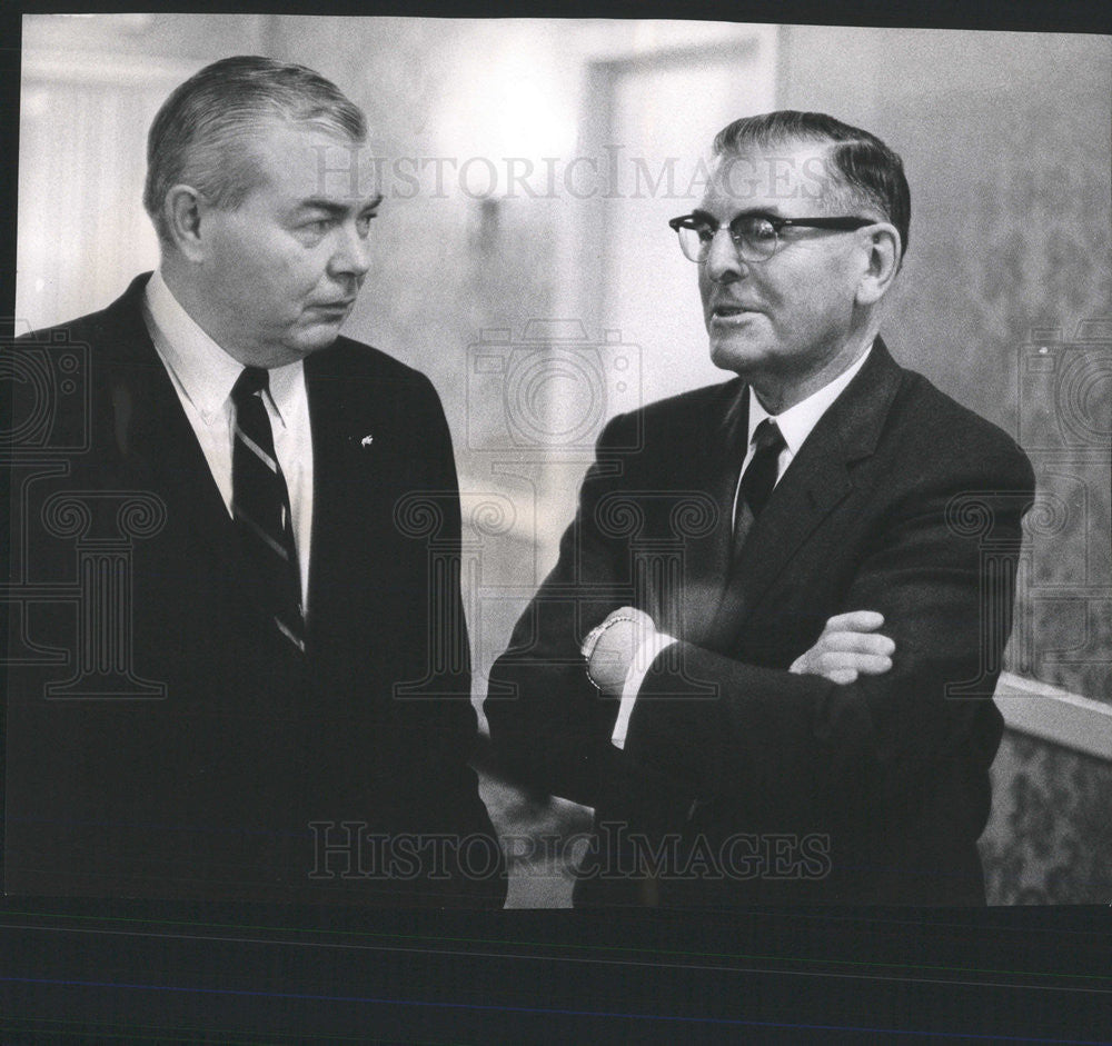 1967 Press Photo Bill Reed Big Ten Commissioner Leroy Martin Northwestern Univ. - Historic Images
