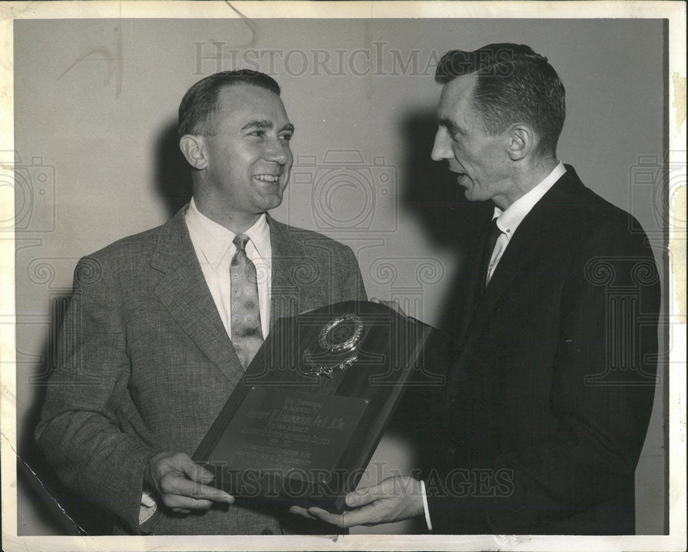 1960 Press Photo University Illinois Vice President Longenecker Receiving Plaque - Historic Images