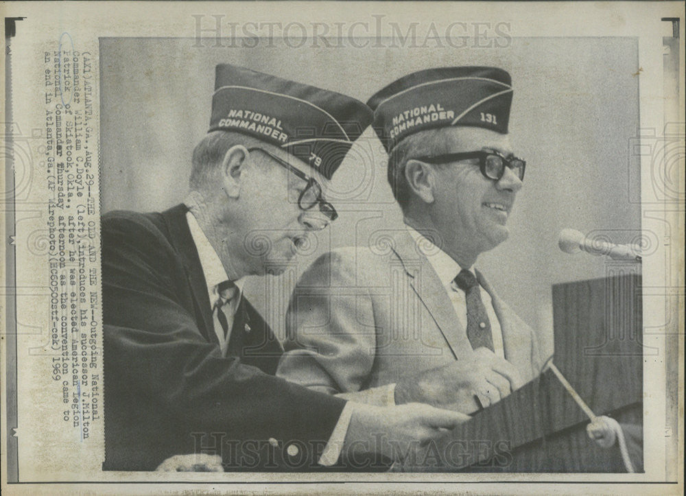 1969 Press Photo National Commander Outgoing Doyle With Successor Patrick - Historic Images