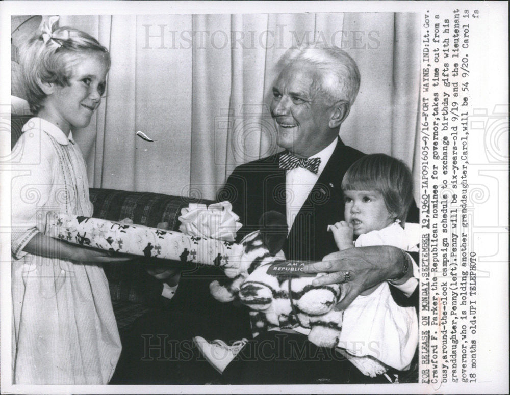 1960 Press Photo Lt Gov Ind Crawford Parker,grandaughters Penny and Carol - Historic Images