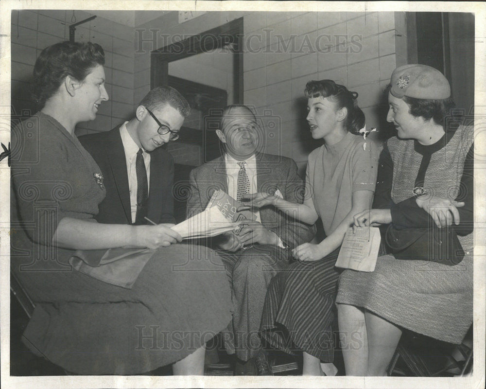 1957 Press Photo Teen-Parent Conference Max Straus Center - Historic Images