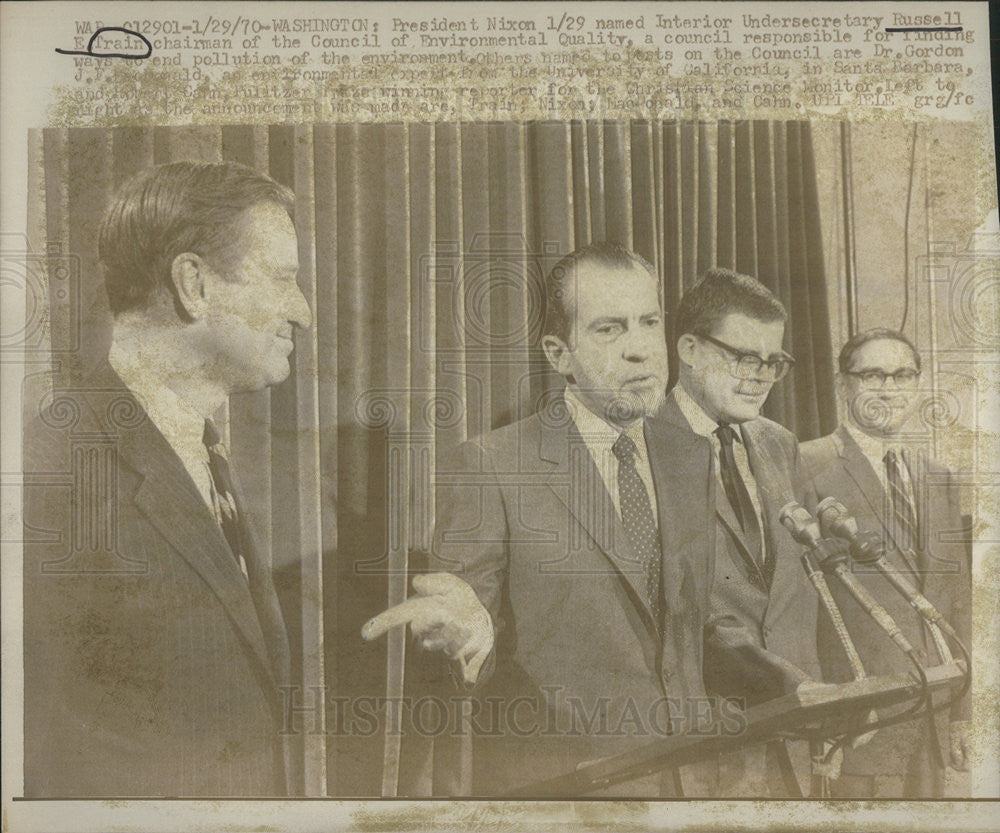 1970 Press Photo President Richard Nixon Russell E. Train - Historic Images