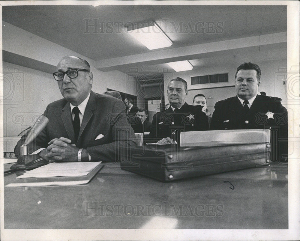 1970 Press Photo Burnside Traffic Unit Commander Capt Ronald Nash - Historic Images