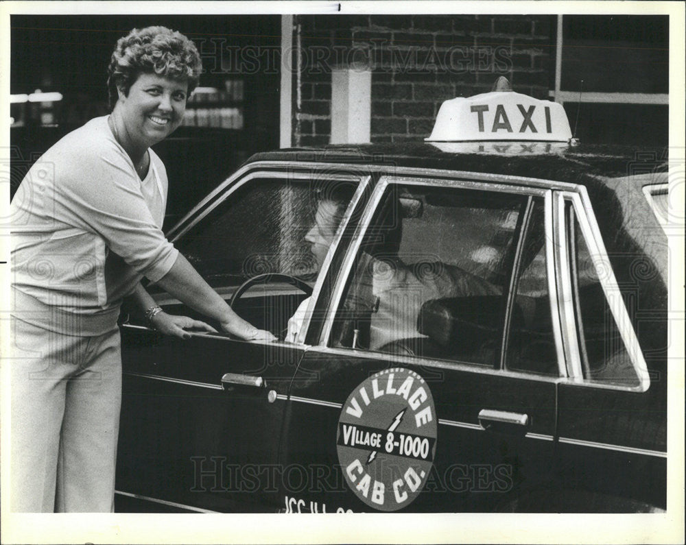 1984 Press Photo Village Cab Co Owner Jerilyn Nettnin - Historic Images