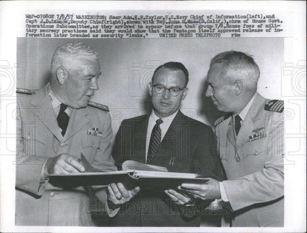 1957 Press Photo US Navy Chief Of Information Rear Adm E.B. Taylor - Historic Images