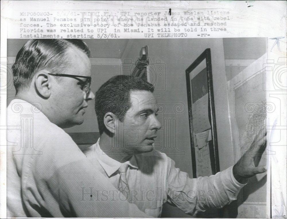 1961 Press Photo Reporter James Whalen and Manuel Penabaz - Historic Images