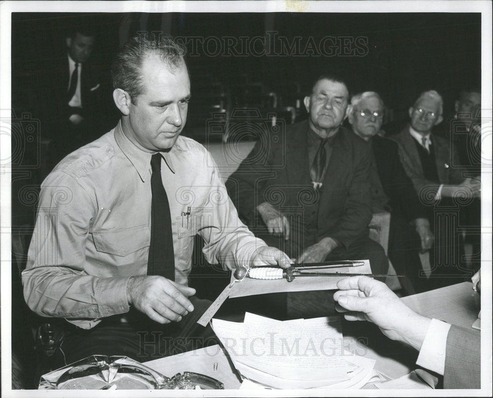 1958 Press Photo Glencoe Police Officer William Peifer Holds German Dagger - Historic Images