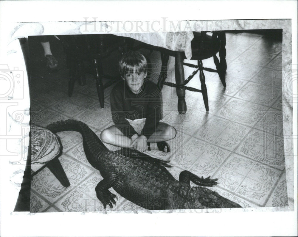1994 Press Photo John Kraus, 8, And Alligator - Historic Images