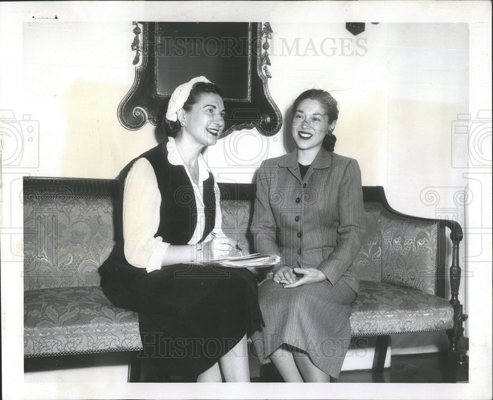 1954 Press Photo Mrs. Howard R. Peterson &amp; Mrs. Jo Desha Lucas At Luncheon - Historic Images