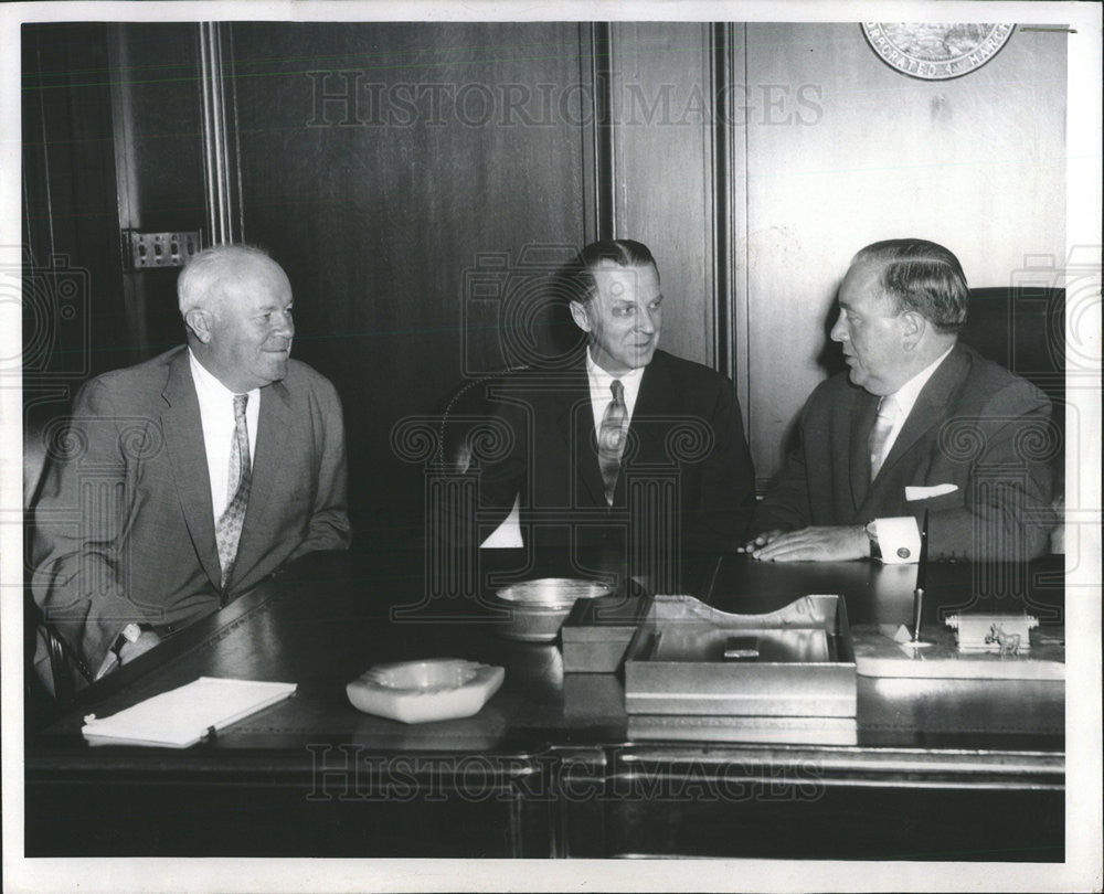 1958 Press Photo Daley Mayor Virgil Peterson - Historic Images