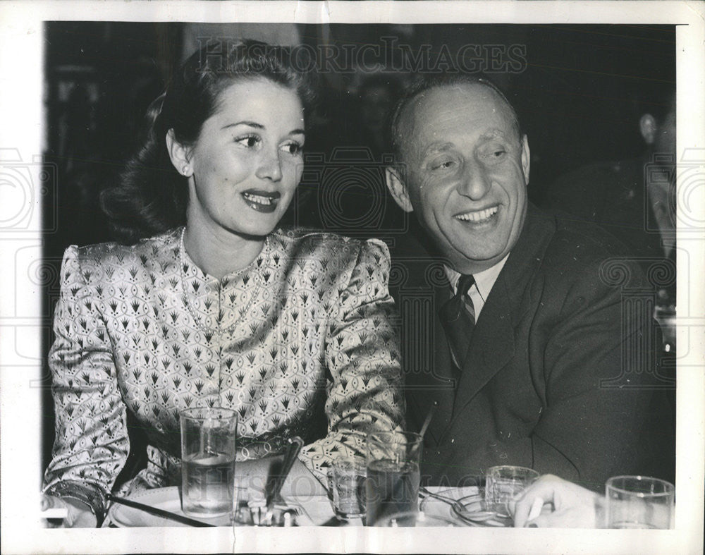 1944 Press Photo Producer Joe Pasternak and wife - Historic Images