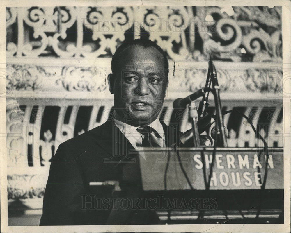 1970 Press Photo Judge James Parsons Sherman Hotel Speech - Historic Images