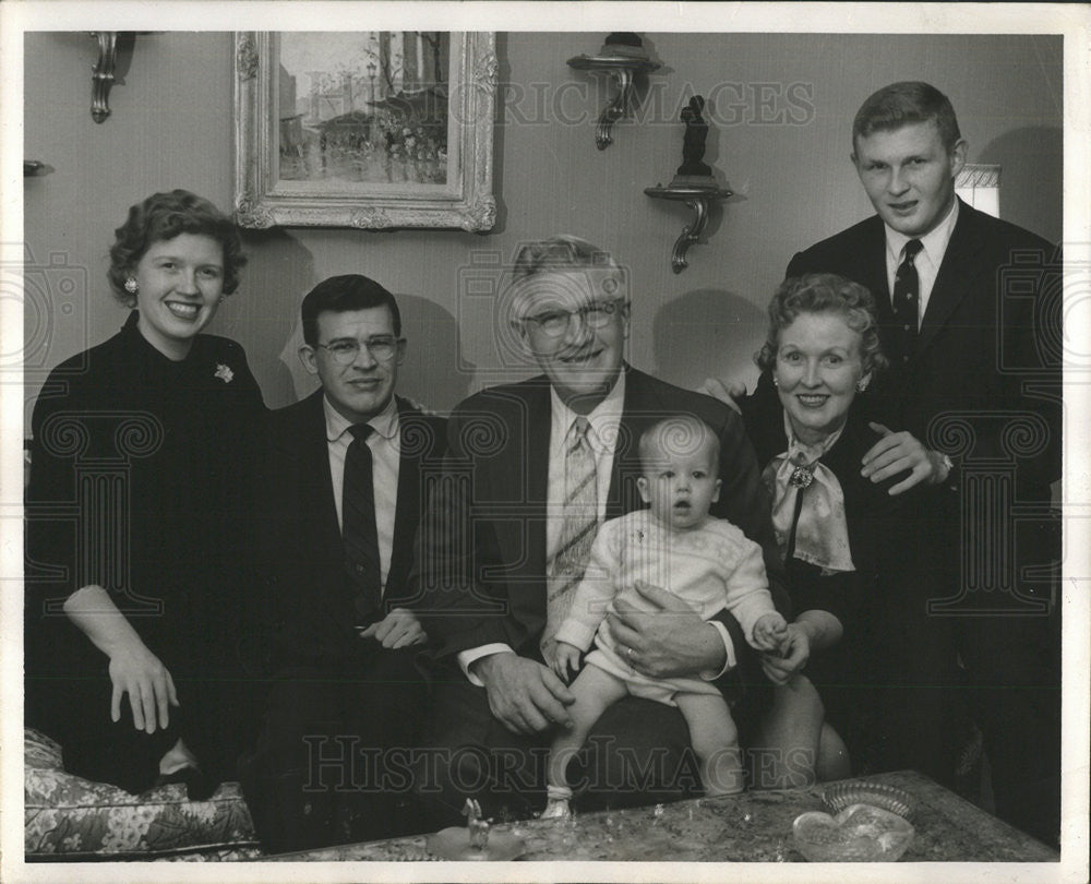 1956 Press Photo Sen Herbert Paschen and family - Historic Images