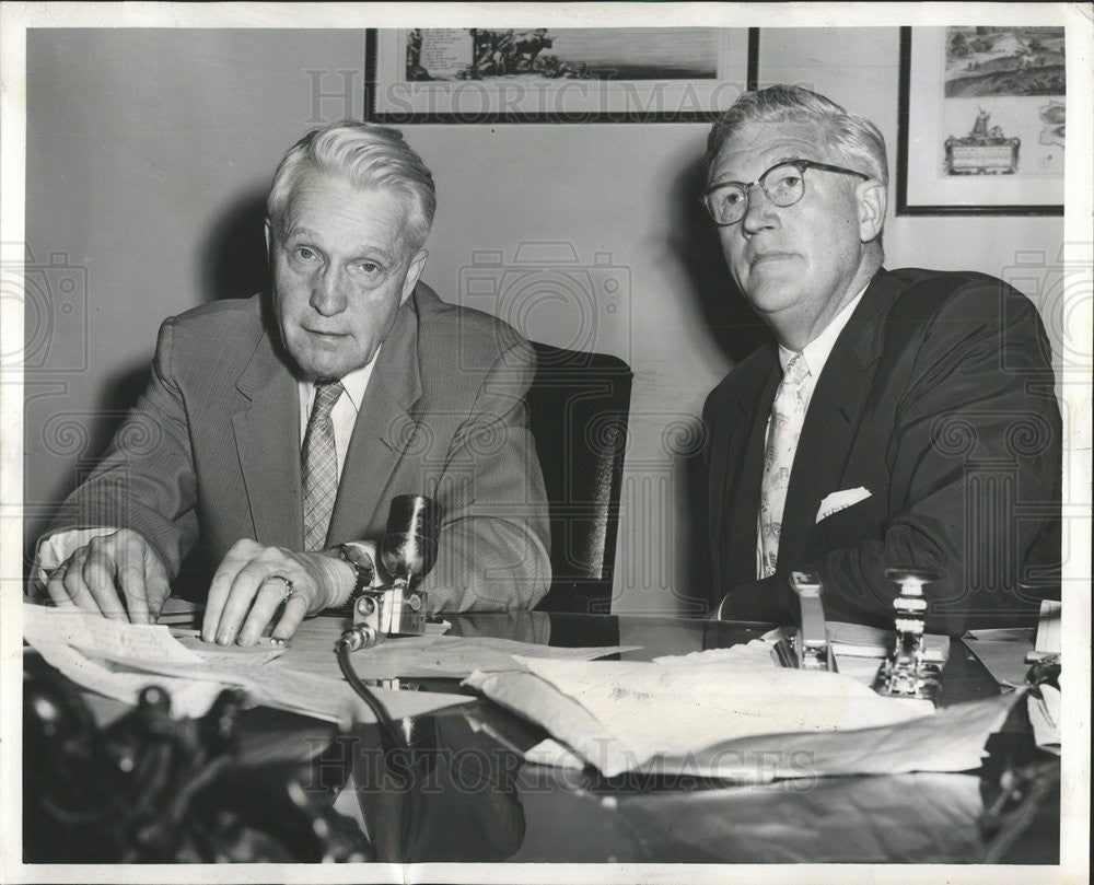 1956 Press Photo State Atty John Gutknecht talks to Herbert C. Paschen - Historic Images