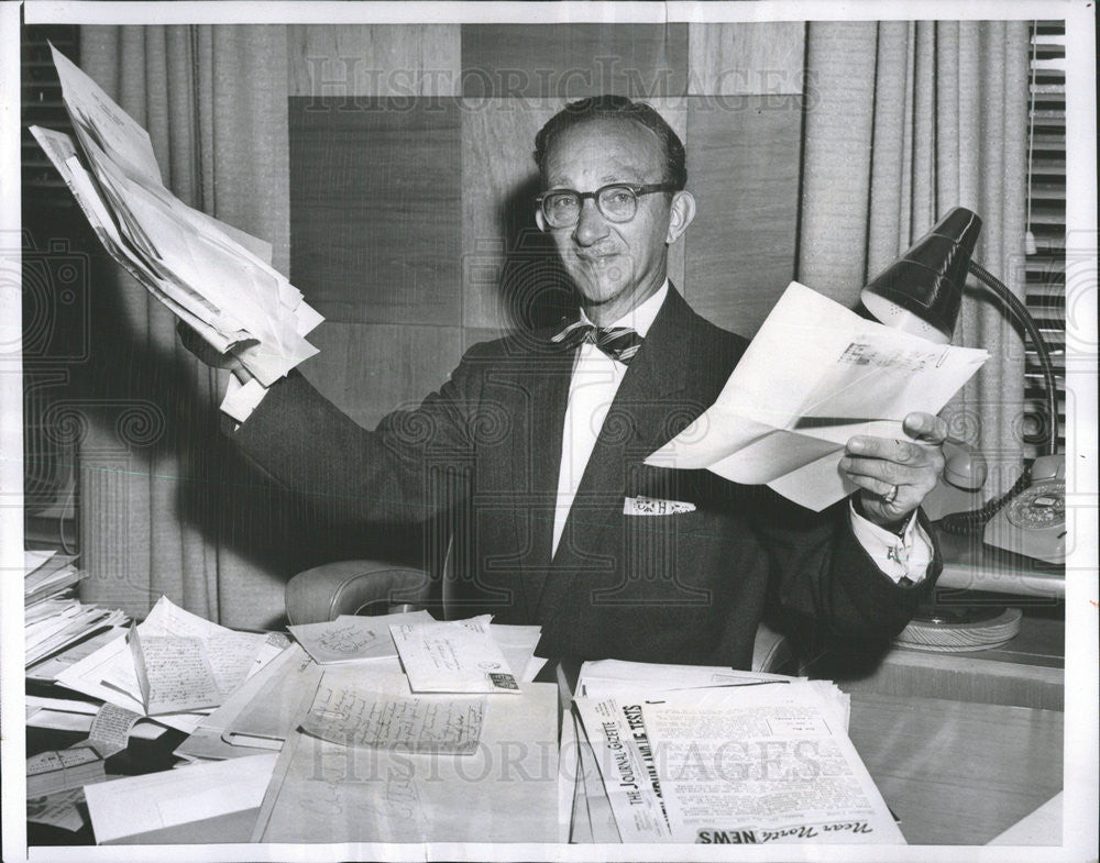 1957 Press Photo Henry Perlman United States Chicago Illinois Lawyer - Historic Images