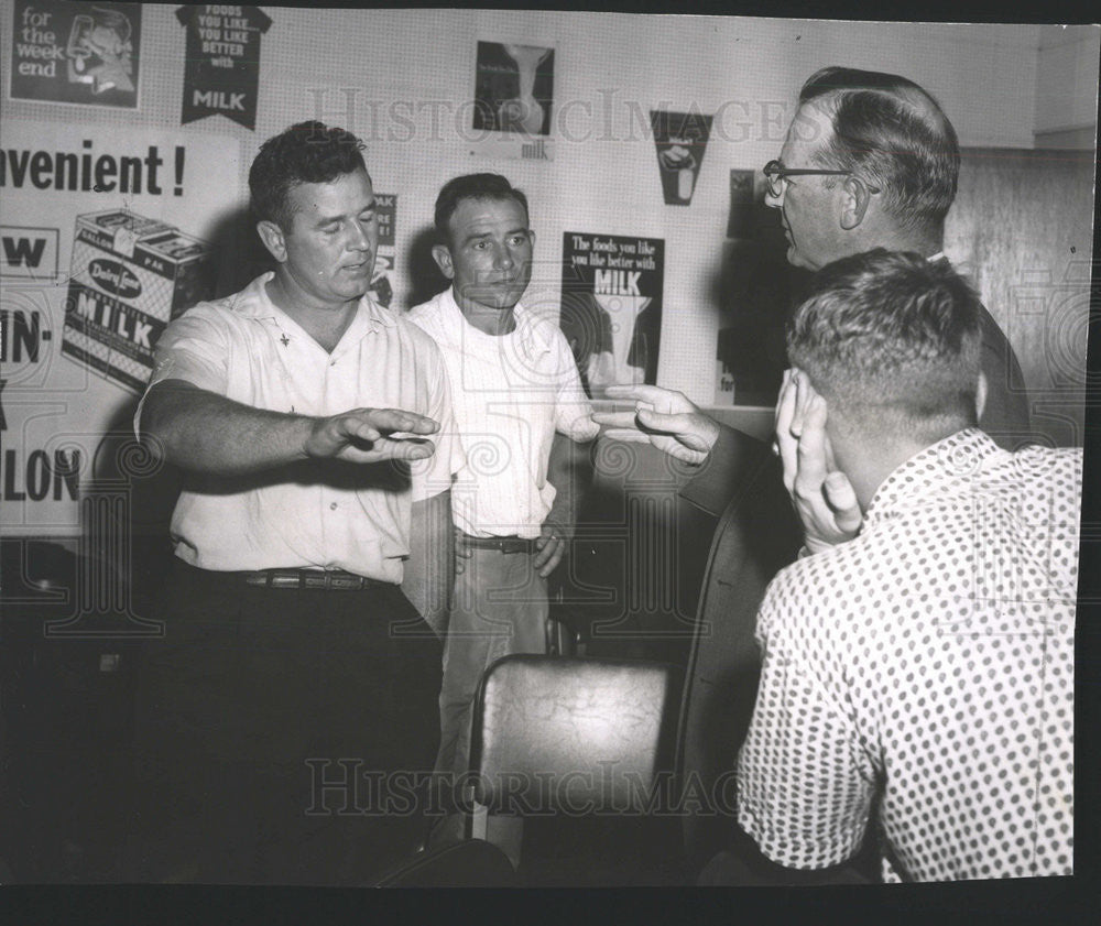 1963 Press Photo Frank and Petit Petit Virgil Illinois Milk Businessman - Historic Images