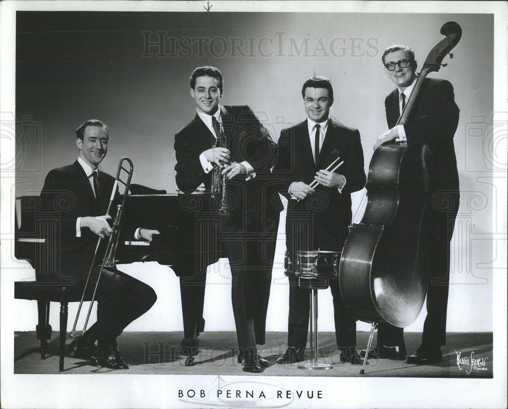 1970 Press Photo Bob Perna Revue - Historic Images