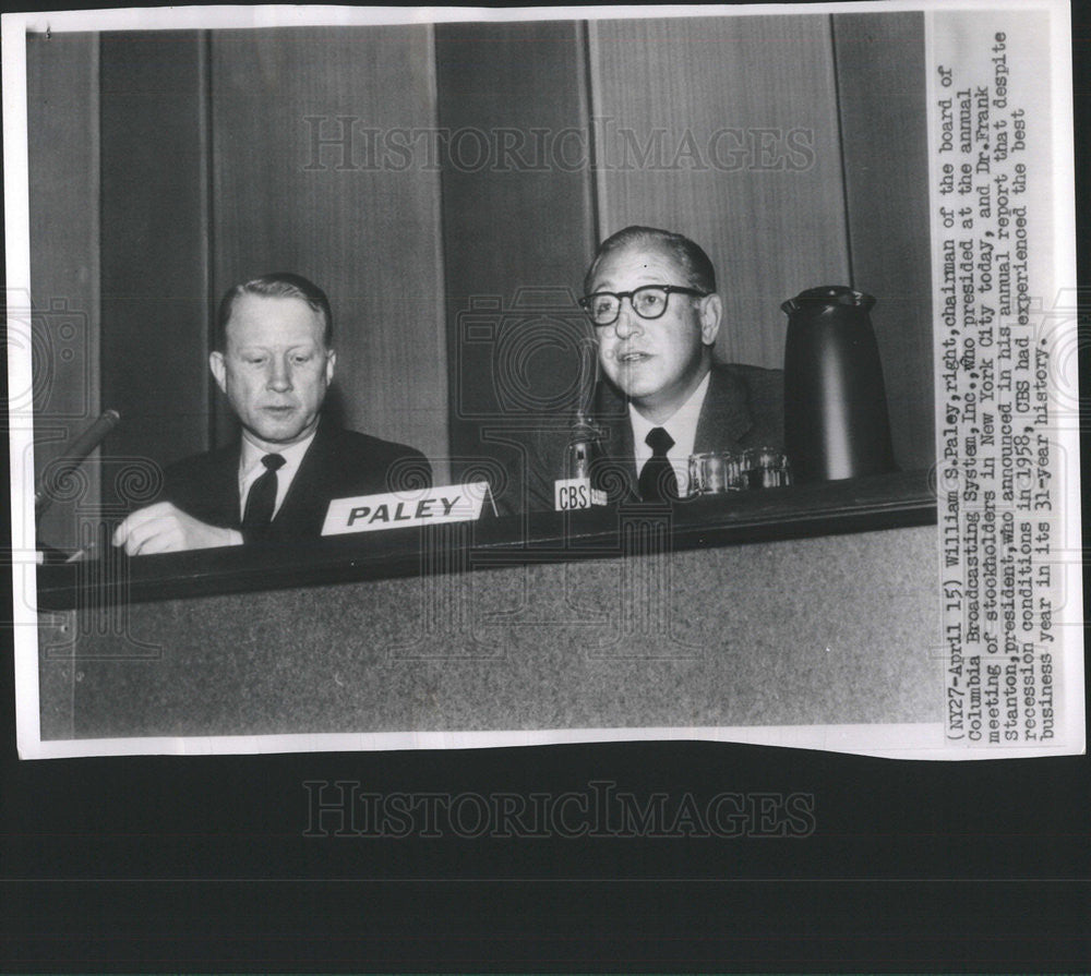 1958 Press Photo CBS Board Chairman Paley Annual Report Stockholders - Historic Images