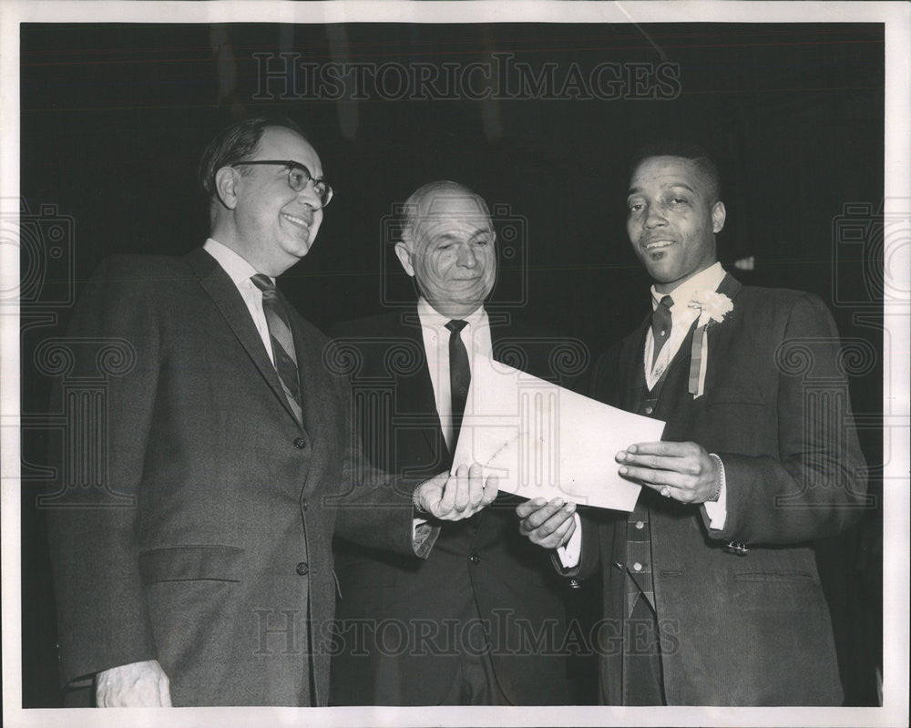 1963 Press Photo Enos Perry, Dir. of Business Education, Bd.of Education - Historic Images