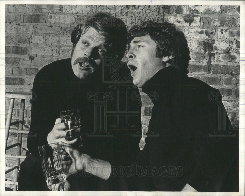 1975 Press Photo Danny Goldring and Jim Parks in &quot;Under Milk Wood&quot; - Historic Images