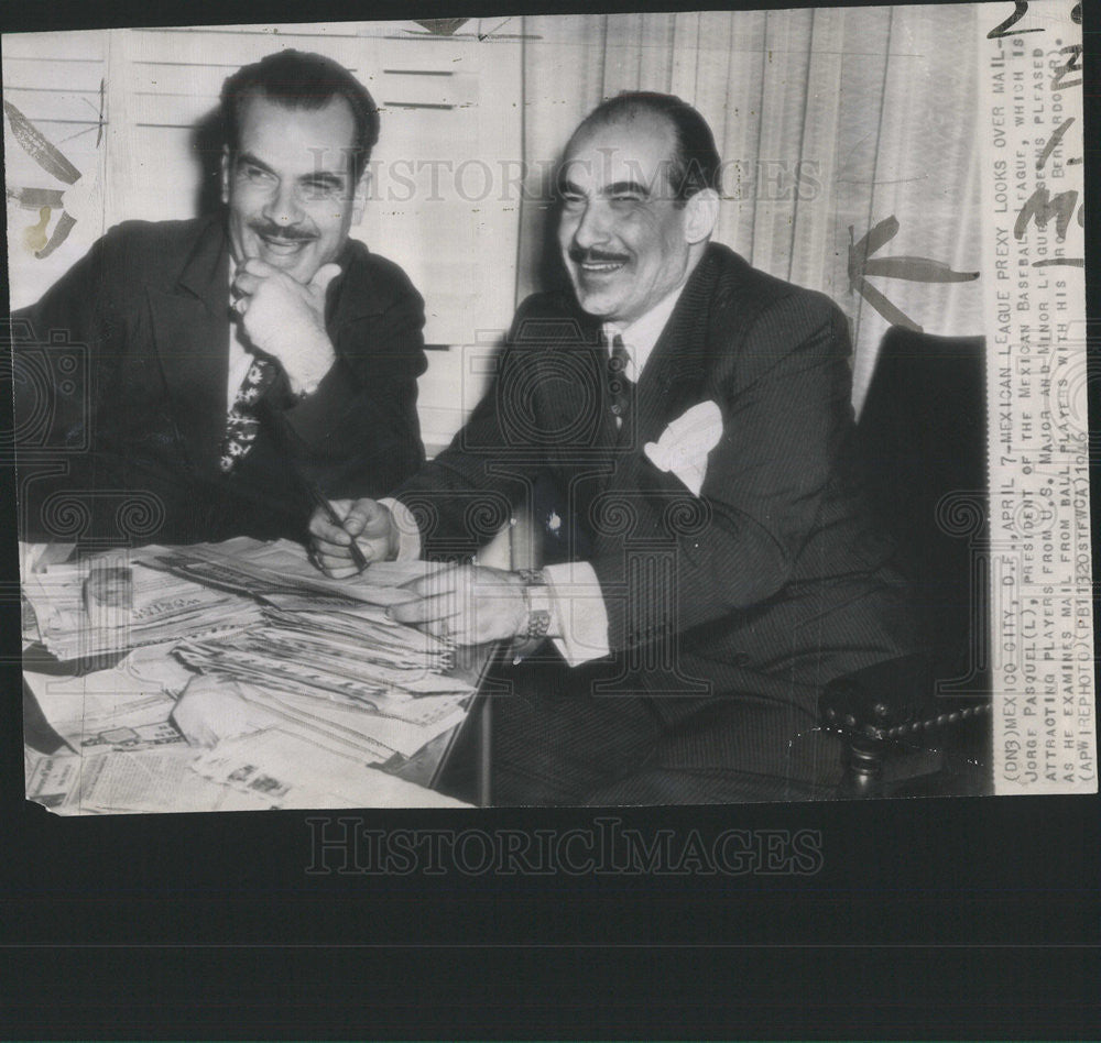 1946 Press Photo Jorge Pasquel (L) President of the Mexican Baseball League - Historic Images