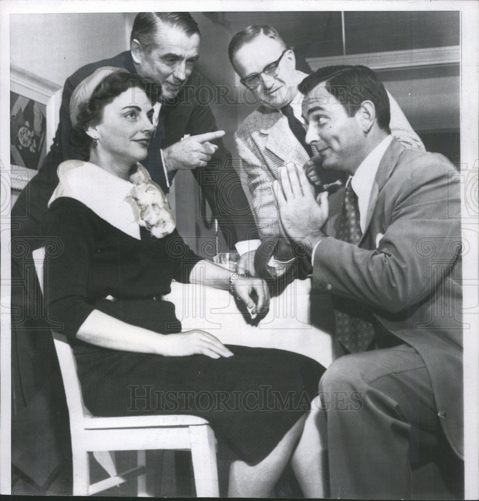 1954 Press Photo Faye Lord Sports Writer George Treadwell Jr Yale-Army Game - Historic Images