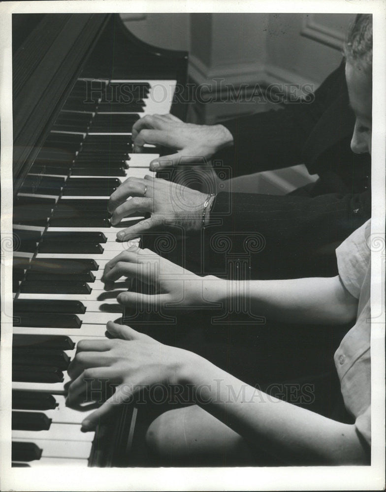 1938 Press Photo Pianst Jose Iturbi Instructs Peter Paul Loyanich - Historic Images