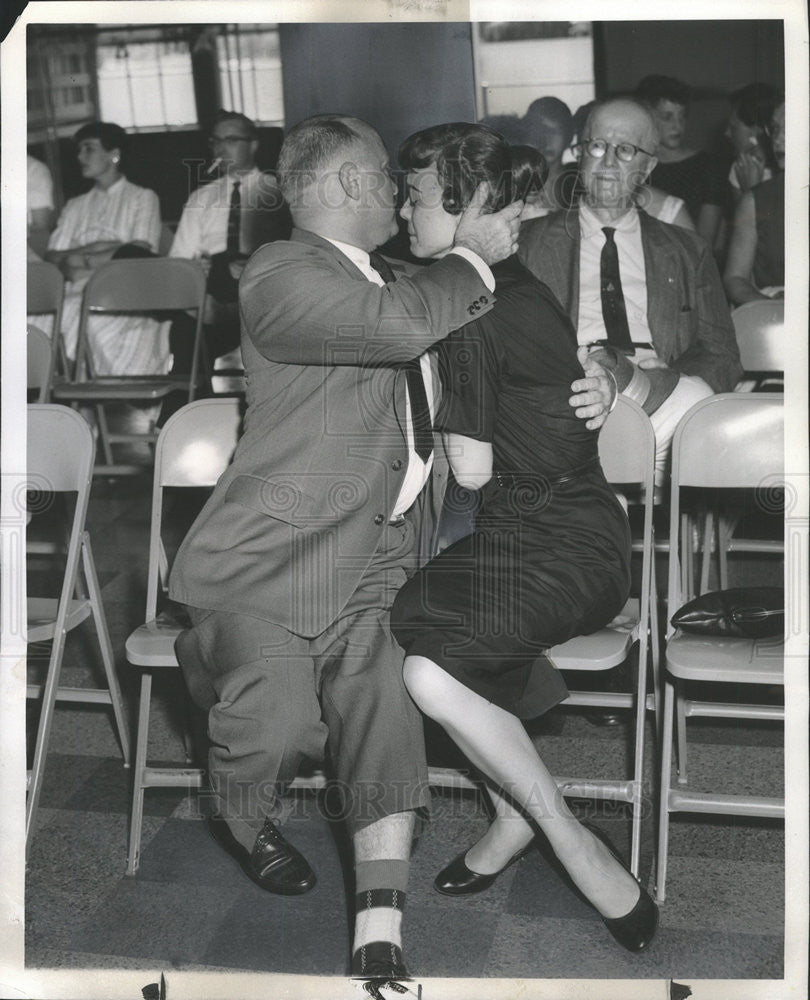 1959 Press Photo Lozeau Inquest Villa Park Woman Comforted After Testimony - Historic Images